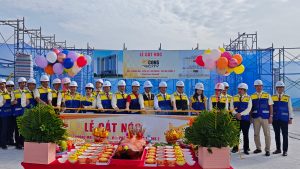 Lễ cất nóc Tháp Green Diamond
